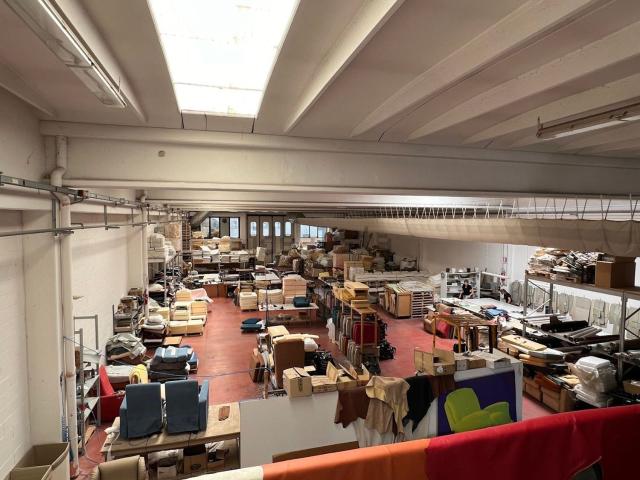 Capannone in affitto di 620 m² in Via Giovanni Lorenzetti