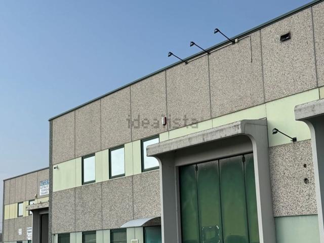 Capannone in affitto di 650 m² in Strada Moleto Prima
