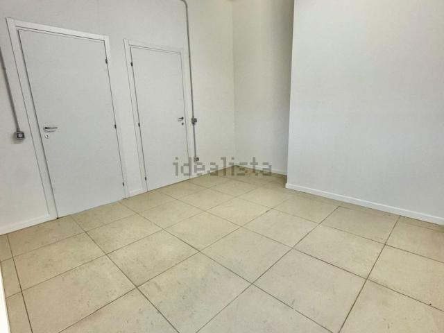Capannone in affitto di 660 m²