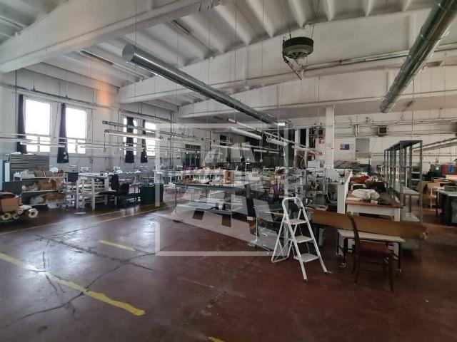 Capannone in affitto di 673 m² in Via Filippo Zoboli, 3