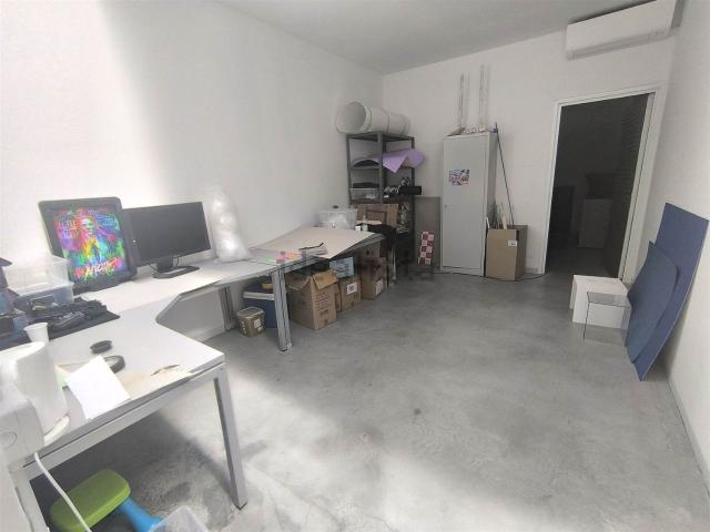 Capannone in affitto di 680 m²