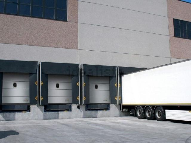 Capannone in affitto di 7000 m² in Via Alessandro Volta
