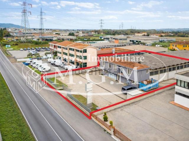 Capannone in affitto di 700 m² in Via Marco Polo