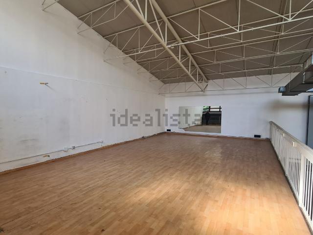 Capannone in affitto di 700 m² in Via Mecenate, 3