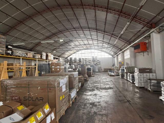 Capannone in affitto di 700 m² in Via Salara Vecchia
