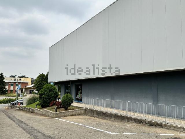 Capannone in affitto di 700 m² in Strada Novi