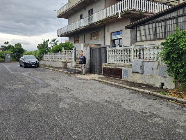 Capannone in affitto di 70 m² in Via Badesi