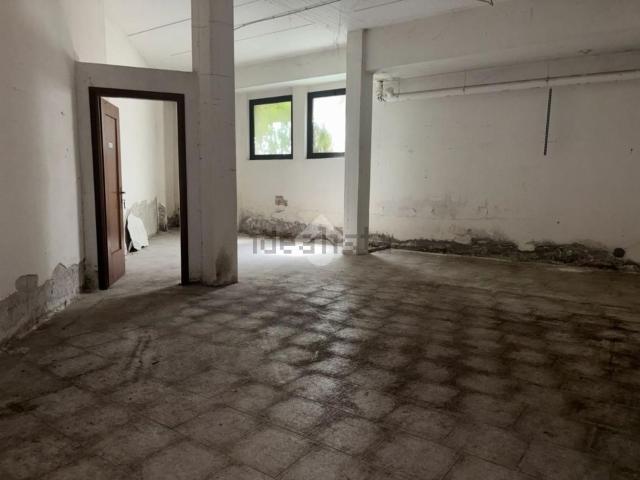 Capannone in affitto di 70 m² in Via Custoza
