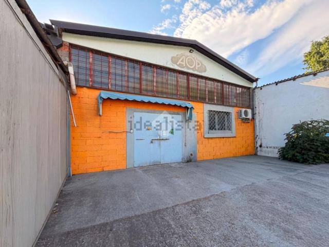 Capannone in affitto di 70 m² in Via delle Riviere