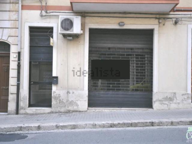 Capannone in affitto di 70 m² in Via Giosuè Carducci