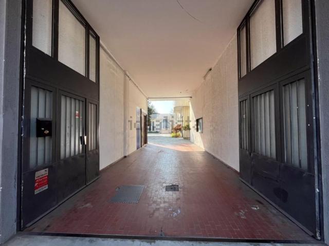 Capannone in affitto di 72 m² in Viale Martiri della Libertà, 60