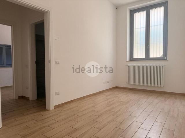 Capannone in affitto di 746 m² in Via Gardone, 5