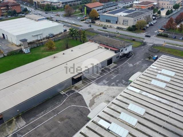 Capannone in affitto di 755 m² in Via Monte Pasubio, 103