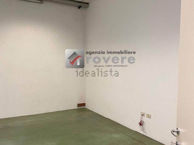 Capannone in affitto di 800 m²