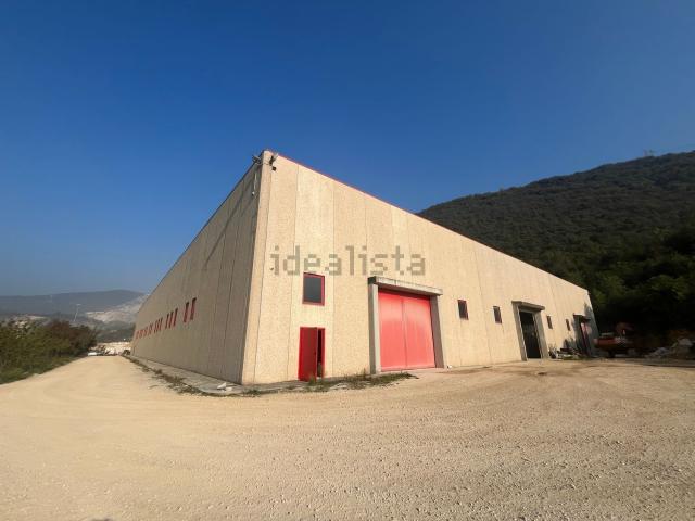 Capannone in affitto di 800 m² in Via Cittadella, 17