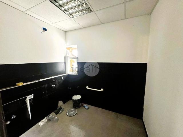 Capannone in affitto di 801 m²