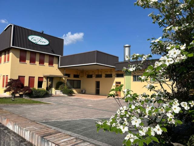 Capannone in affitto di 843 m² in Via Balbi