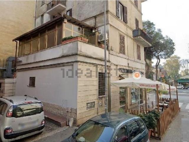Capannone in affitto di 85 m² in Via Turno