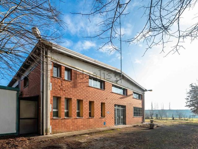 Capannone in affitto di 8728 m²