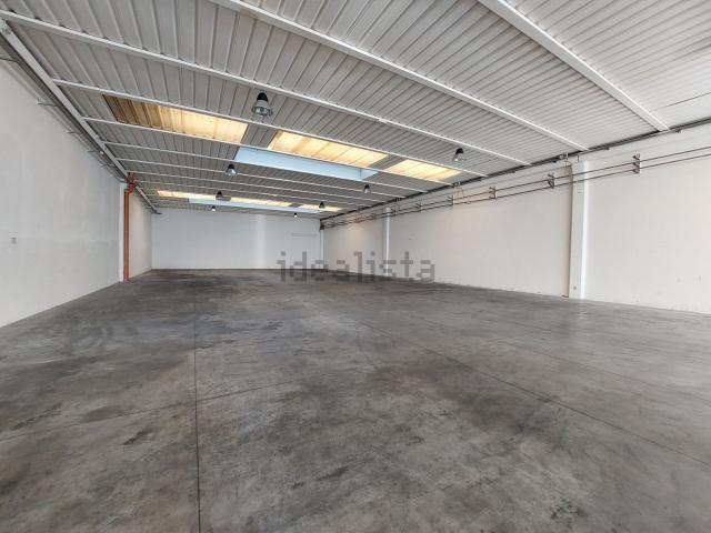 Capannone in affitto di 890 m² in Strada Feltrina, 250
