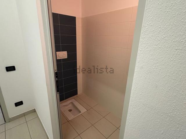 Capannone in affitto di 900 m² in Via Castion