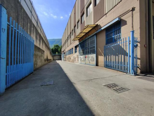 Capannone in affitto di 900 m² in Via San Lorenzo, 34