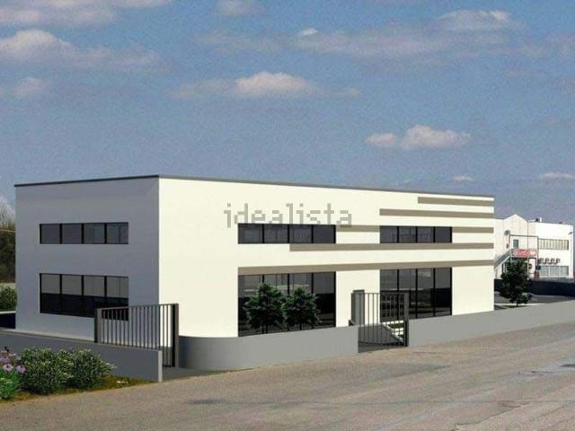 Capannone in affitto di 900 m² in Strada Statale Monti Lepini