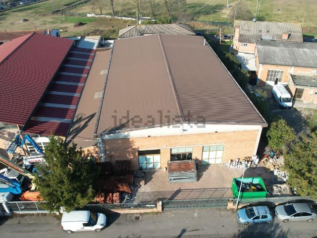 Capannone in affitto di 901 m² in Via Nicolò Paganini, 11