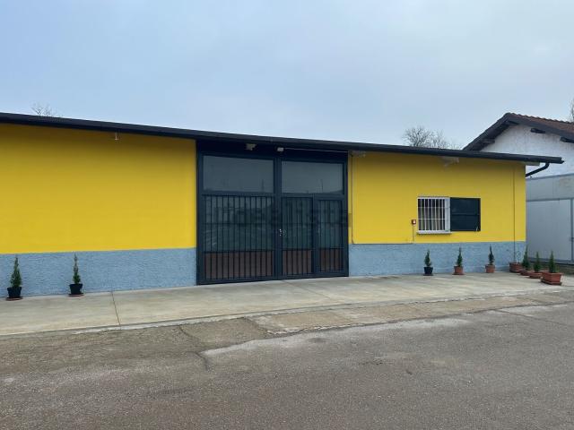 Capannone in affitto di 90 m² in Via Bardolino, 31