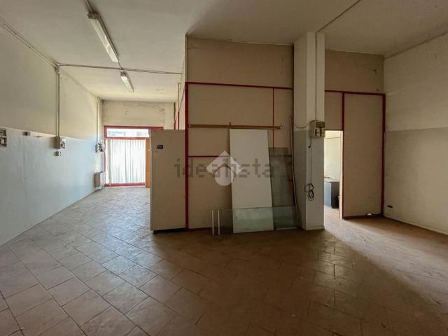 Capannone in affitto di 90 m² in Via Giacomo Matteotti, 20