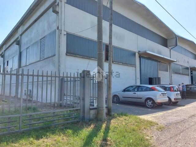 Capannone in affitto di 910 m² in Via Vigorelli, 20