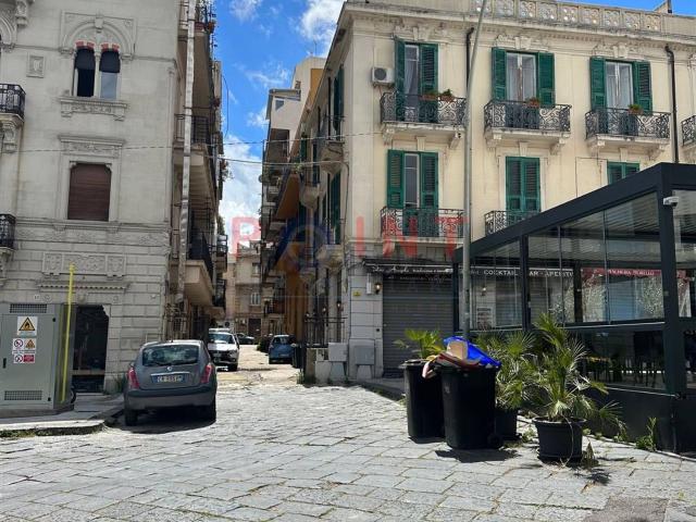 Capannone in affitto di 94 m² in Via Goito