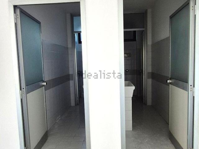 Capannone in affitto di 950 m²