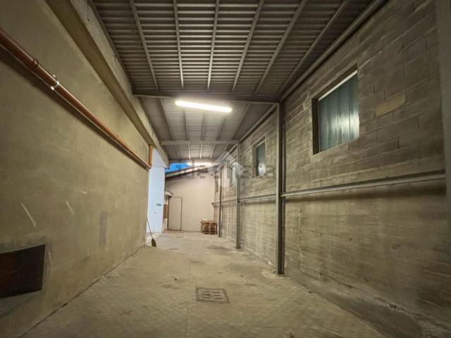 Capannone in affitto di 95 m² in Via Salvo D&apos Acquisto, 45