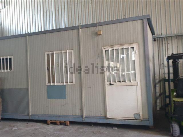 Capannone in affitto di 960 m² in Via Casilina