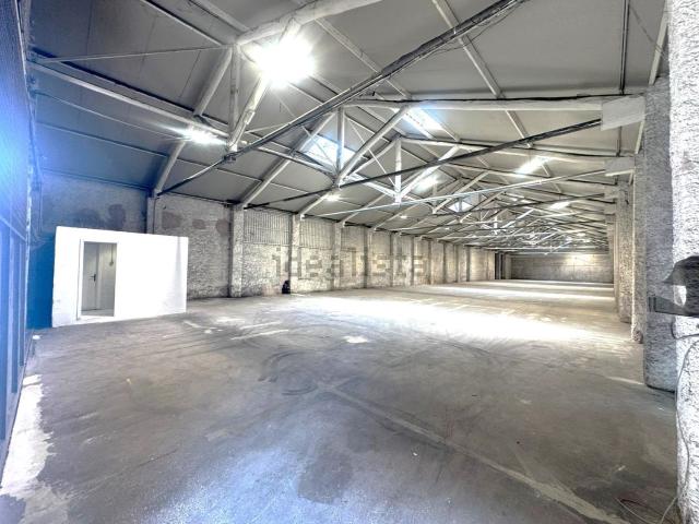 Capannone in affitto di 960 m² in Via Tiburtina, 524