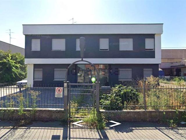 Capannone in affitto di 1000 m² in Via dell&apos  Industria, 24