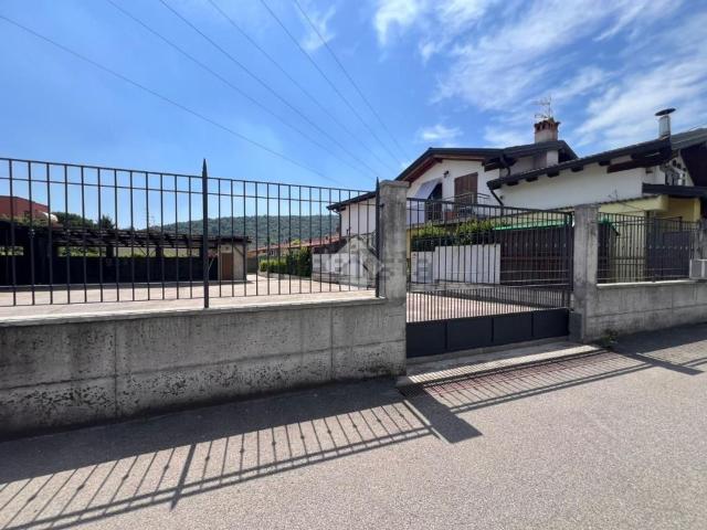 Capannone in affitto di 1000 m² in Via Europa, 117