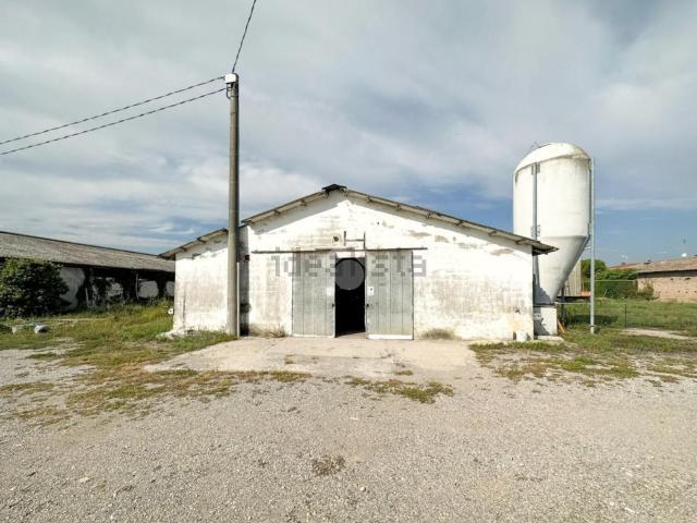 Capannone in affitto di 1000 m² in Via GAMBARA, 2