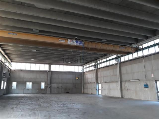 Capannone in affitto di 1000 m² in Via San Mauro, 1500
