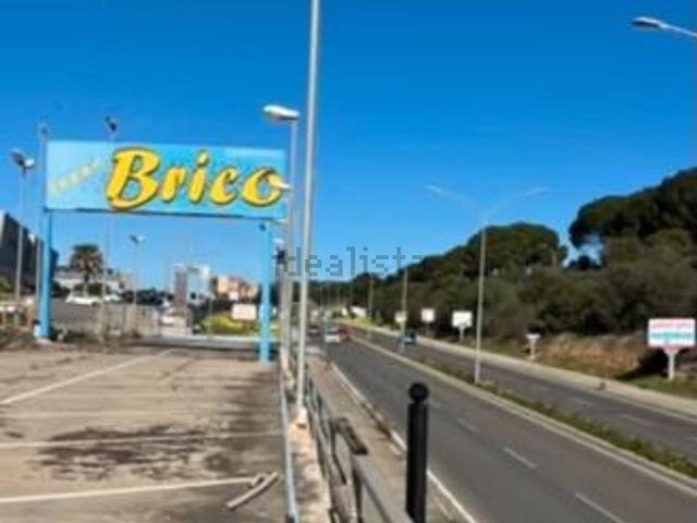 Capannone in affitto di 1000 m² in Viale Monastir, 8