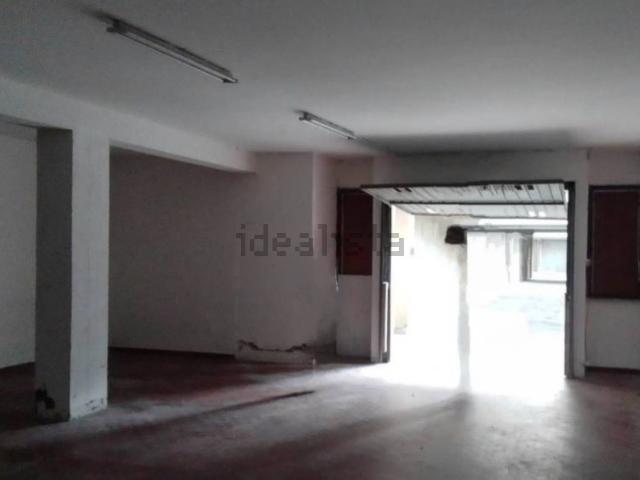 Locale in affitto di 100 m² in Via Giuseppe Catani