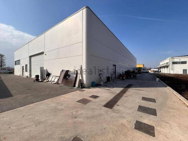 Capannone in affitto di 100 m² in Via Giovanni Agnelli, 73