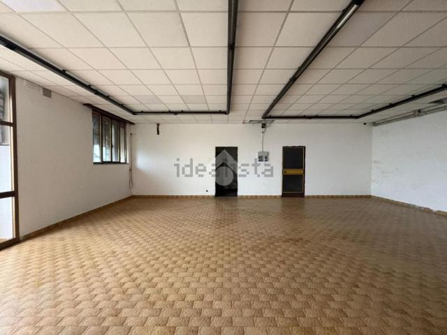 Capannone in affitto di 100 m² in Via Vittorio Veneto, 125