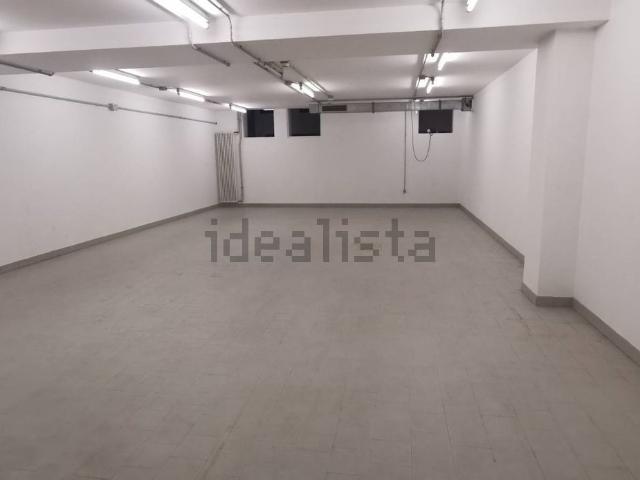 Capannone in affitto di 100 m² in Viale della Repubblica, 96