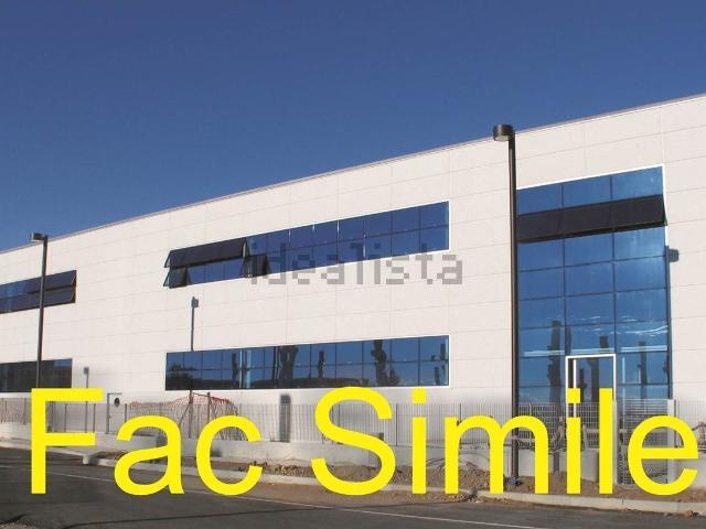 Capannone in affitto di 1020 m²