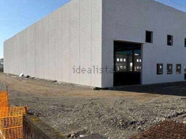 Capannone in affitto di 1045 m² in Viale Lega Lombarda, 14