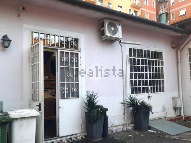 Capannone in affitto di 105 m² in Via Padova, 221