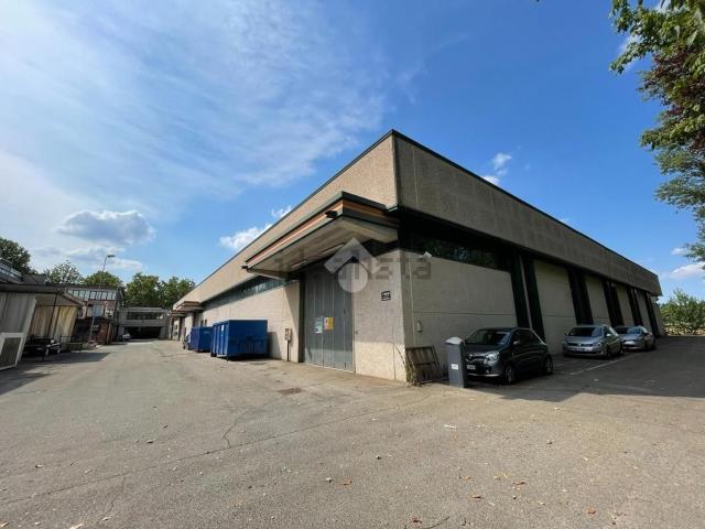 Capannone in affitto di 1068 m²