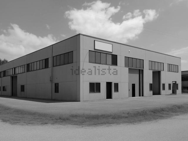 Capannone in affitto di 1100 m²